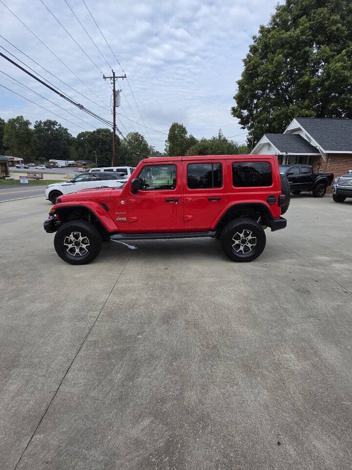 Used 2018 Jeep Wrangler Unlimited Sahara AWD/4WD image 2