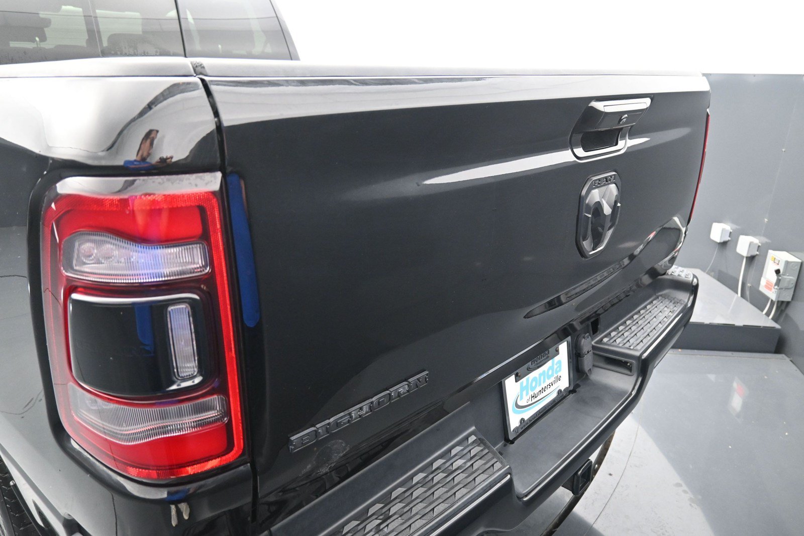 Used 2023 RAM 1500 Big Horn RWD image 16