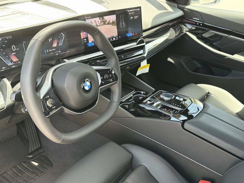 Certified 2026 BMW 530i RWD image 31