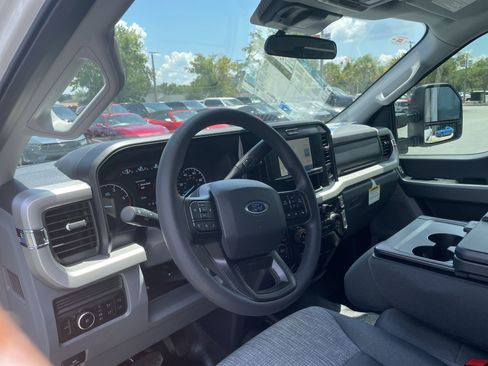 New 2025 Ford F350 XLT w/ 360-Degree Camera Package image 17