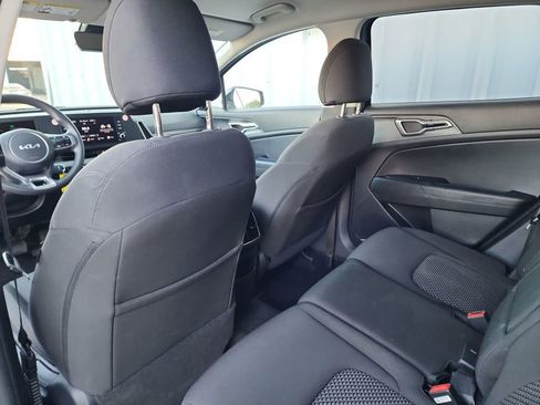 Used 2024 Kia Sportage LX image 36