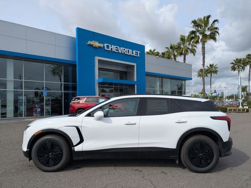 Used 2026 Chevrolet Blazer EV LT FWD image 2