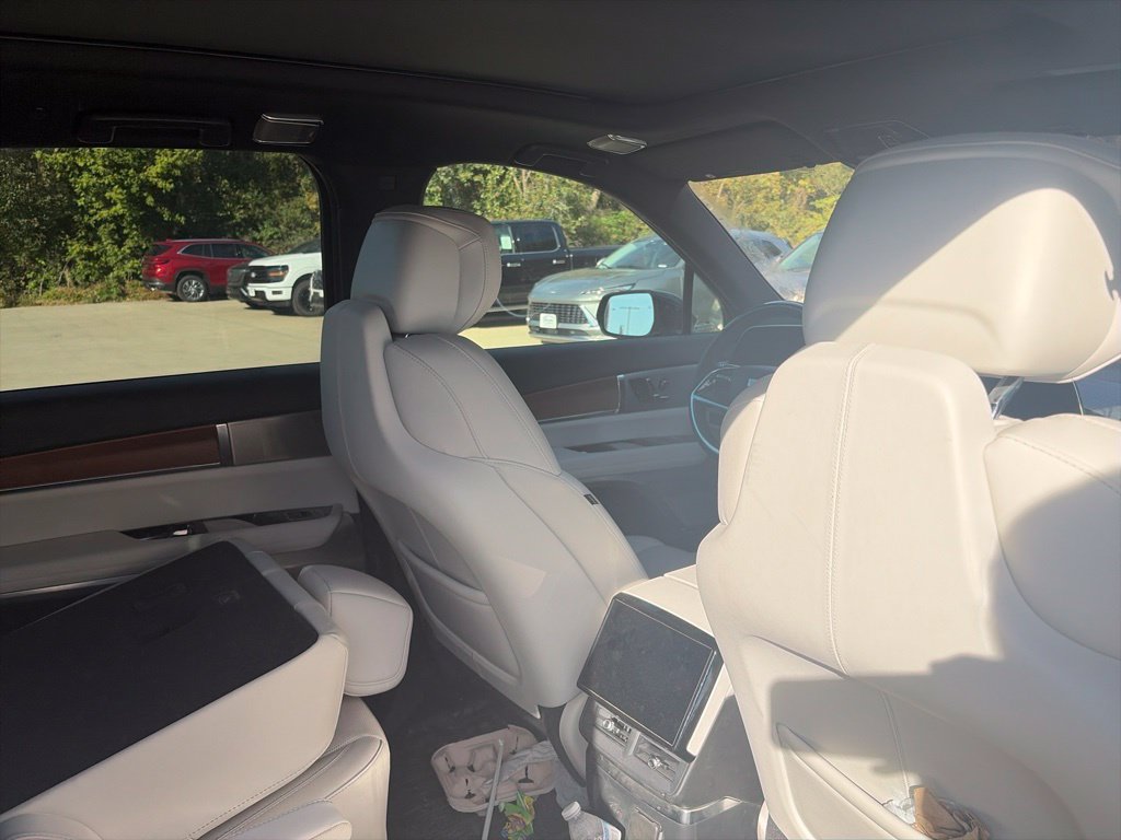 Certified 2026 Cadillac Vistiq Luxury w/ LPO, Floor Liner Package AWD/4WD image 12