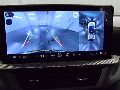 Used 2025 Ford Explorer ST-Line image 24