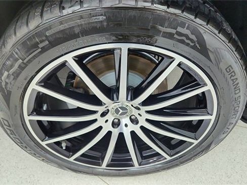 Used 2025 Mercedes-Benz GLS 450 4MATIC image 65