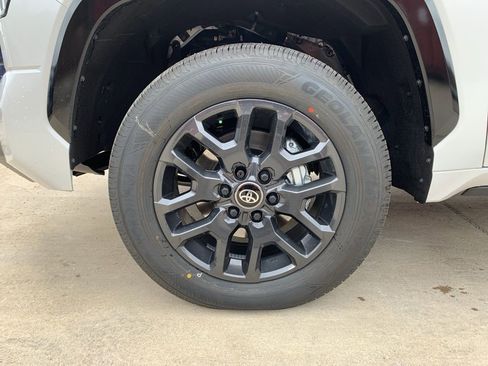 New 2026 Toyota Tundra Platinum image 31