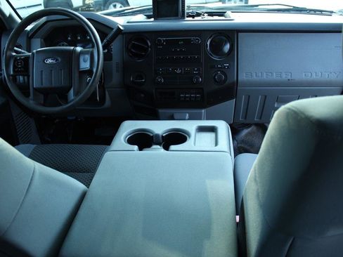 Used 2016 Ford F250 XL w/ Power Equipment Group image 17