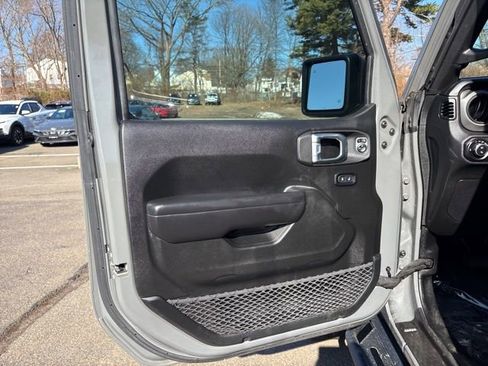 Used 2021 Jeep Gladiator Sport image 10