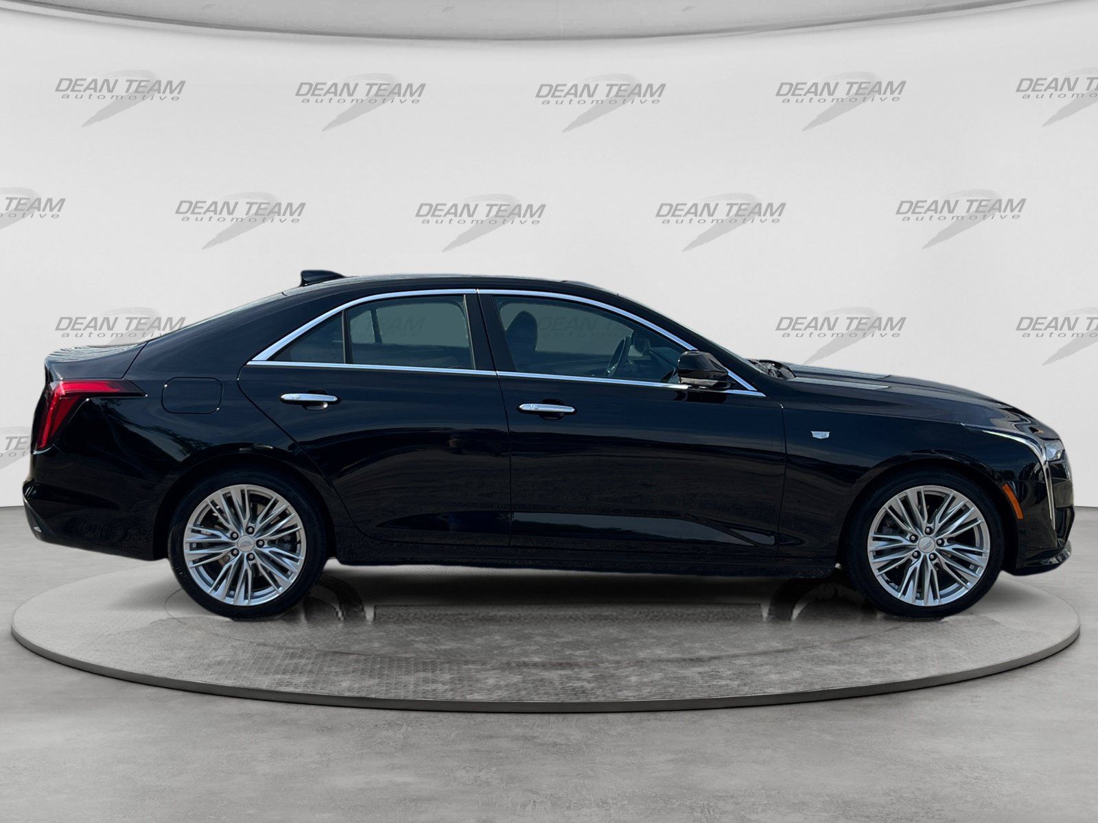 Used 2026 Cadillac CT4 Premium Luxury RWD image 8