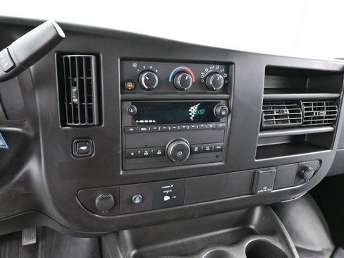 Used 2024 GMC Savana 2500 w/ Driver Convenience Package image 18
