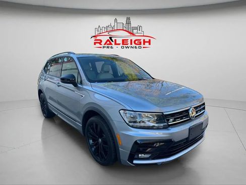 Used 2021 Volkswagen Tiguan SE R-Line w/ 3rd Row Seat Package image 4