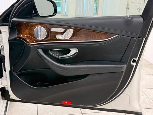 Used 2017 Mercedes-Benz E 300 4MATIC image 22