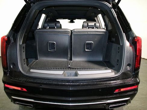 Used 2024 Cadillac XT6 Premium Luxury image 31