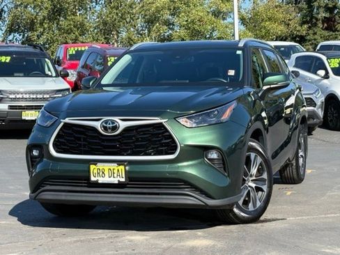 Used 2024 Toyota Highlander XLE image 43