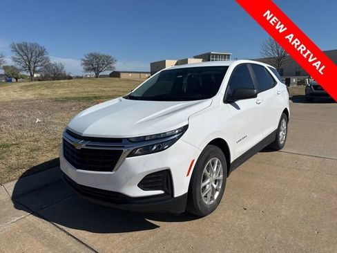 Used 2022 Chevrolet Equinox LS w/ LS Convenience Package image 7