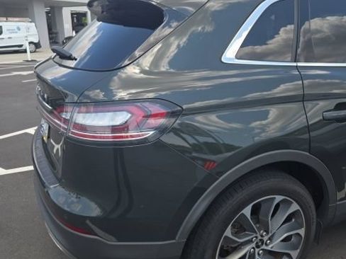 Used 2023 Lincoln Nautilus Reserve FWD image 9