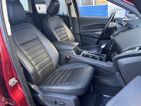 Used 2019 Ford Escape Titanium w/ U9j03 - Titanium Tow Package image 14