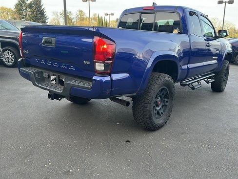 Used 2022 Toyota Tacoma SR5 image 5