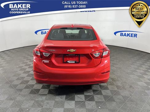 Certified 2019 Chevrolet Cruze LT w/ LT Fleet Convenience Package image 8