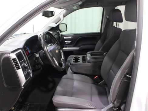 Used 2019 Chevrolet Silverado 1500 LT AWD/4WD image 3