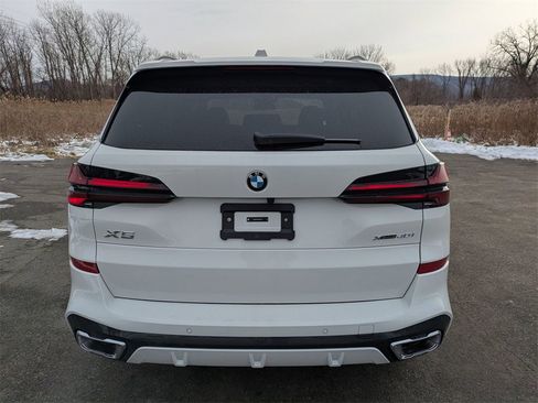 New 2026 BMW X5 xDrive40i w/ M Sport Package image 4