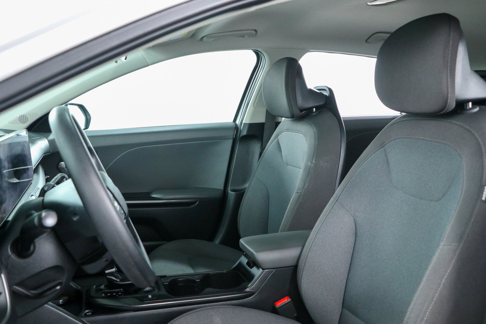 Used 2025 Kia K4 FWD image 23