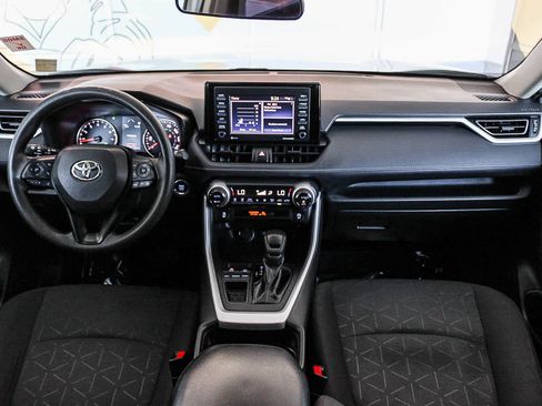 Used 2021 Toyota RAV4 XLE w/ Carpet Mat Package (TMS) FWD image 12