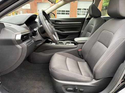 Used 2023 Nissan Altima 2.5 SV w/ SV Premium Package AWD/4WD image 16