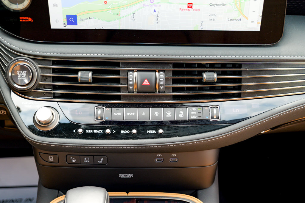 Used 2024 Lexus LS 500 AWD w/ Interior Upgrade Package image 52