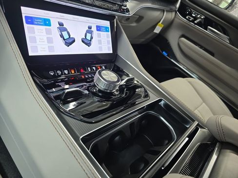 New 2026 Jeep Grand Wagoneer Summit AWD/4WD image 25