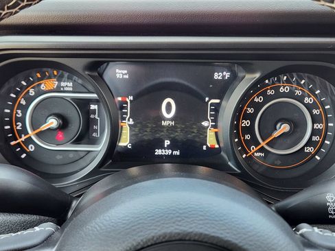 Used 2025 Jeep Wrangler Unlimited Rubicon AWD/4WD image 16