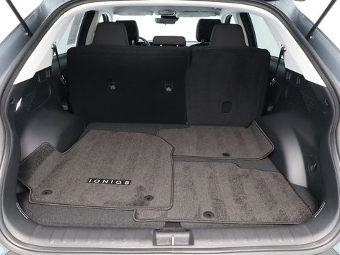 Used 2025 Hyundai Ioniq 5 SE image 19