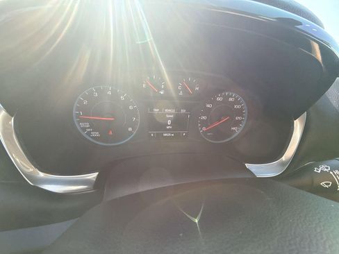 Used 2021 Chevrolet Traverse LS image 18