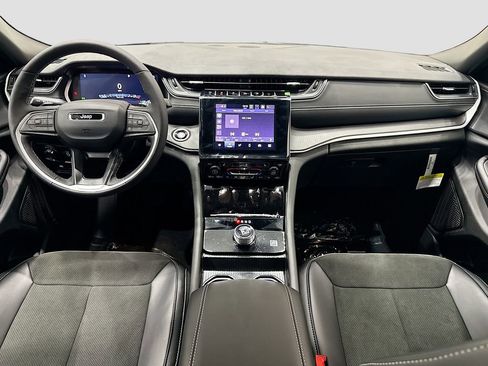 New 2025 Jeep Grand Cherokee L Laredo image 28