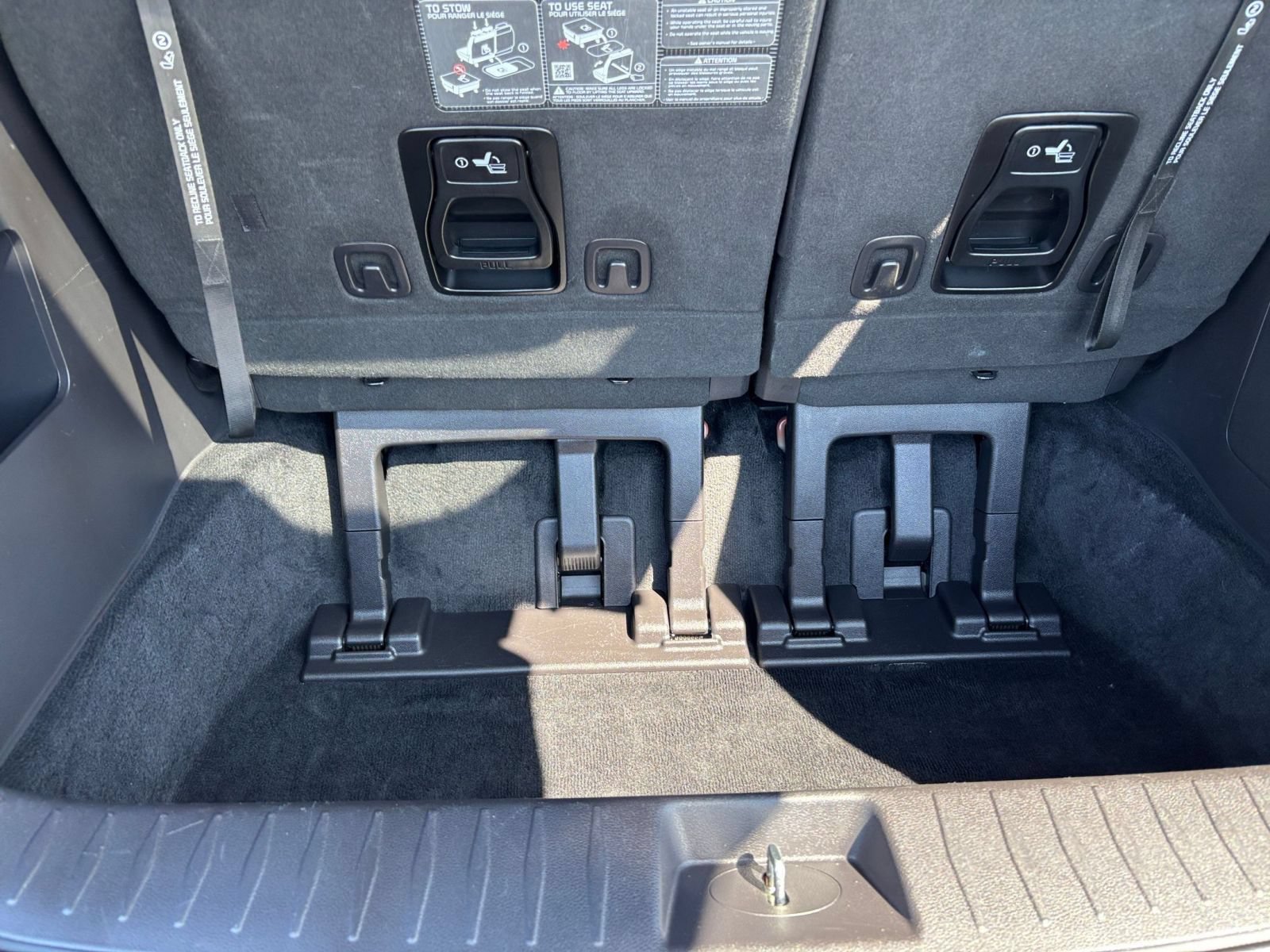 Used 2026 Kia Carnival FWD image 32