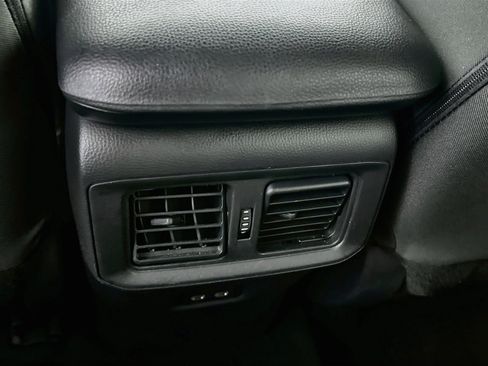 Used 2025 Toyota RAV4 XLE FWD image 28