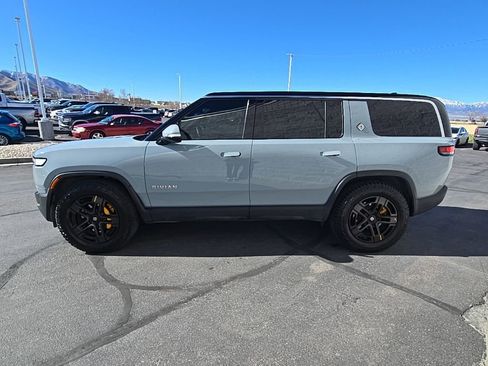 Used 2023 Rivian R1S Launch Edition image 6