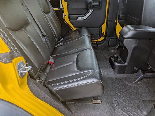 Used 2015 Jeep Wrangler Unlimited Rubicon AWD/4WD image 18