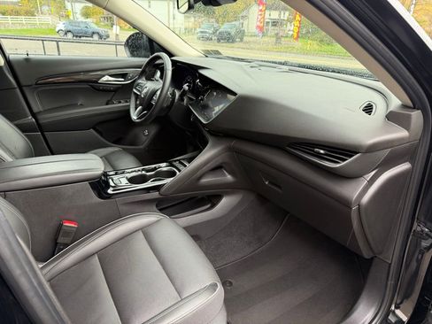 Used 2023 Buick Envision Essence image 22