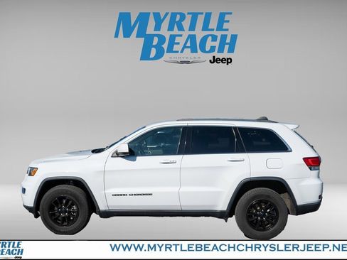 Certified 2020 Jeep Grand Cherokee Laredo image 3