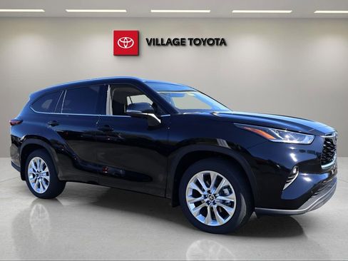 New 2026 Toyota Highlander Limited image 7
