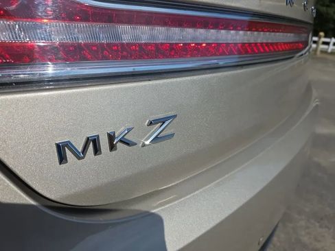 Used 2017 Lincoln MKZ Reserve FWD image 11