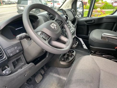 Used 2025 RAM ProMaster 2500 w/ U-Haul Equipment Group FWD image 15