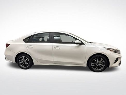 Certified 2024 Kia Forte LXS FWD image 4
