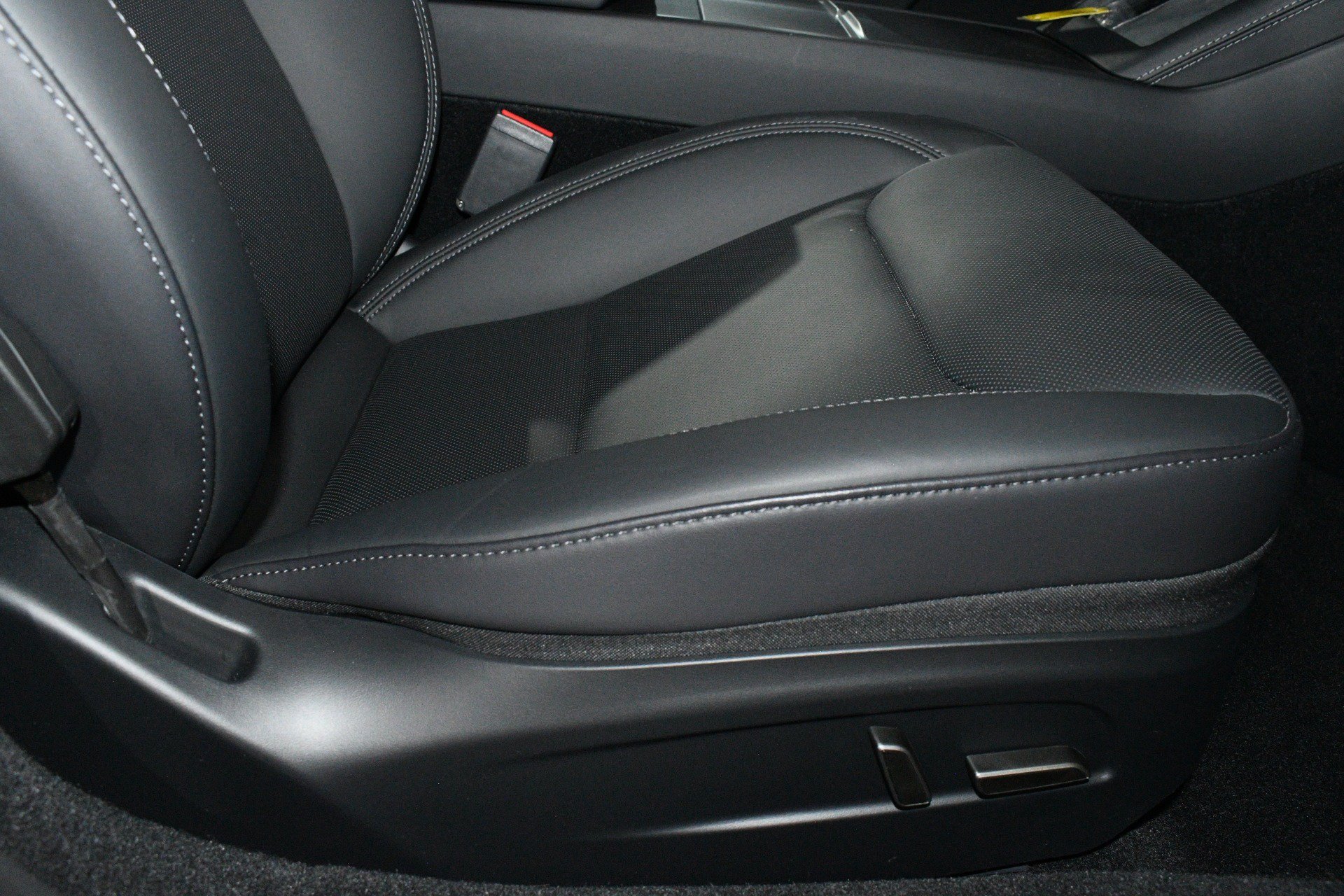 Used 2025 Tesla Model 3 Long Range AWD/4WD image 14