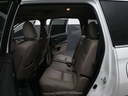 Used 2021 Honda Pilot Touring image 15