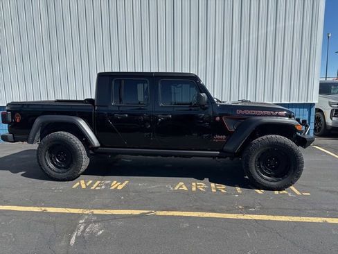Used 2024 Jeep Gladiator Mojave w/ Technology Group AWD/4WD image 5