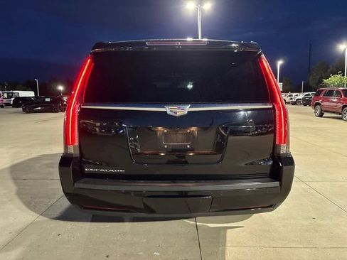 Used 2019 Cadillac Escalade ESV Platinum AWD/4WD image 6