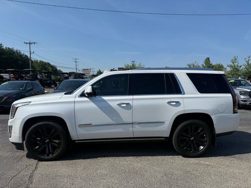 Used 2017 Cadillac Escalade Premium Luxury AWD/4WD image 5