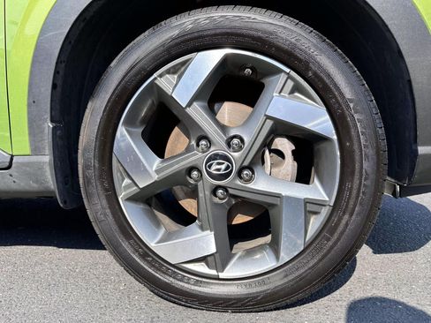 Used 2024 Hyundai Venue SEL FWD image 6